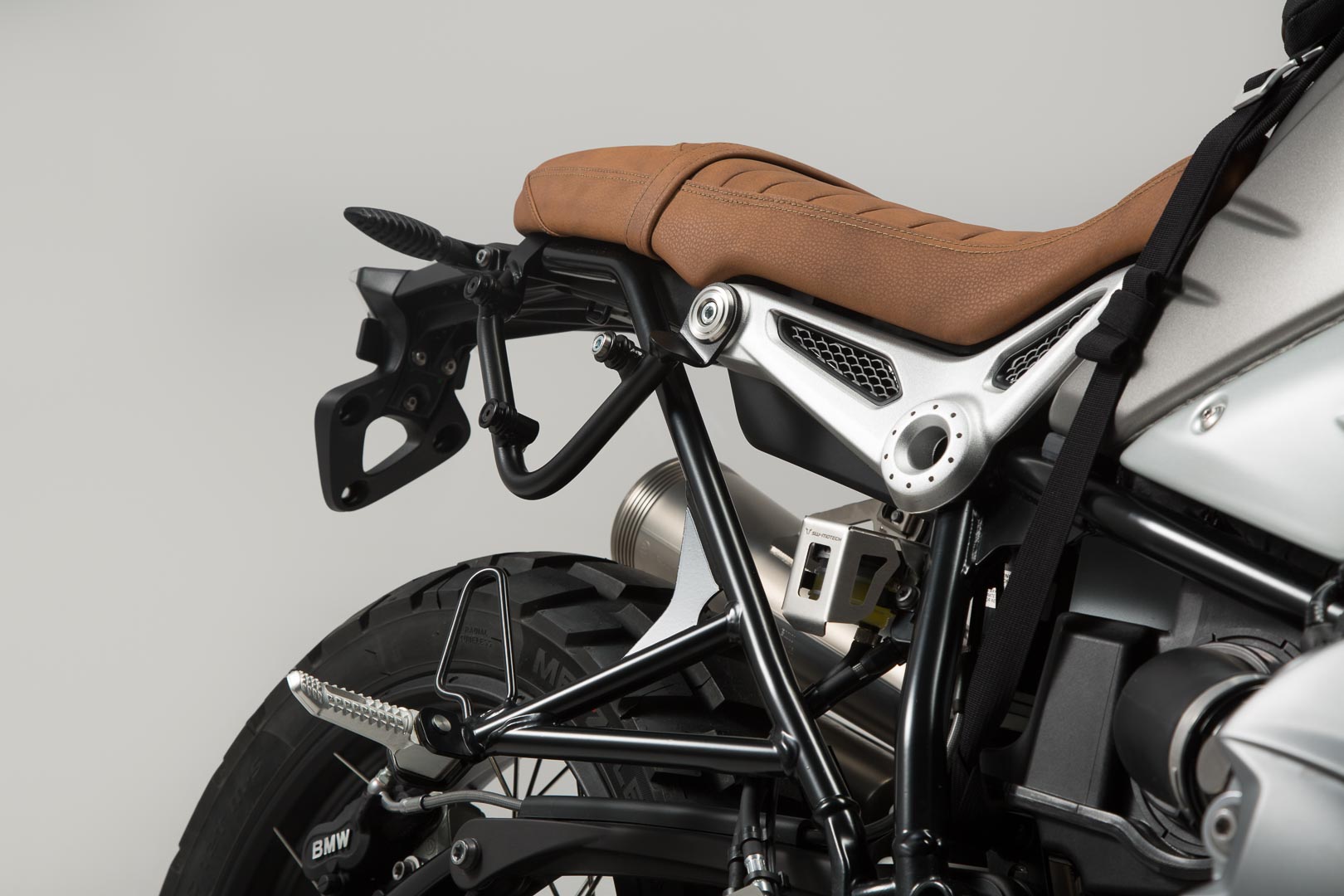 Legend Gear Side Carrier SLC right. BMW R nineT (14-). For LC1/LC2 -BMW sivuteline oikea