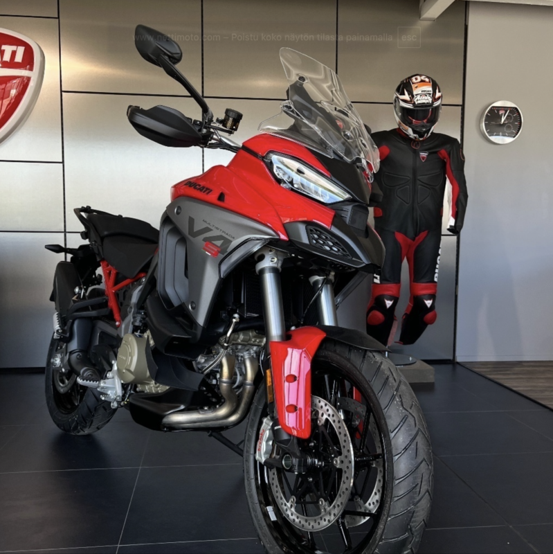 MY2025 Multistrada V4 korostaa entisestään mallin touring-asennetta, parantaa kuljettajan ja matkustajien mukavuutta, parantaa ajotehokkuutta täydellä kuormalla ja esittelee uusia elektroniikkajärjestelmiä turvallisemman ja tehokkaamman ajotavan takaamiseksi kaikilla tienpinnoilla.
Nyt 1000€ varustelahjakortti varastossa oleviin ajamattomiin MY24 ja MY25 Ducateihin. Tarjous voimassa 31.3.2026 mennessä rekisteröityihin pyöriin.