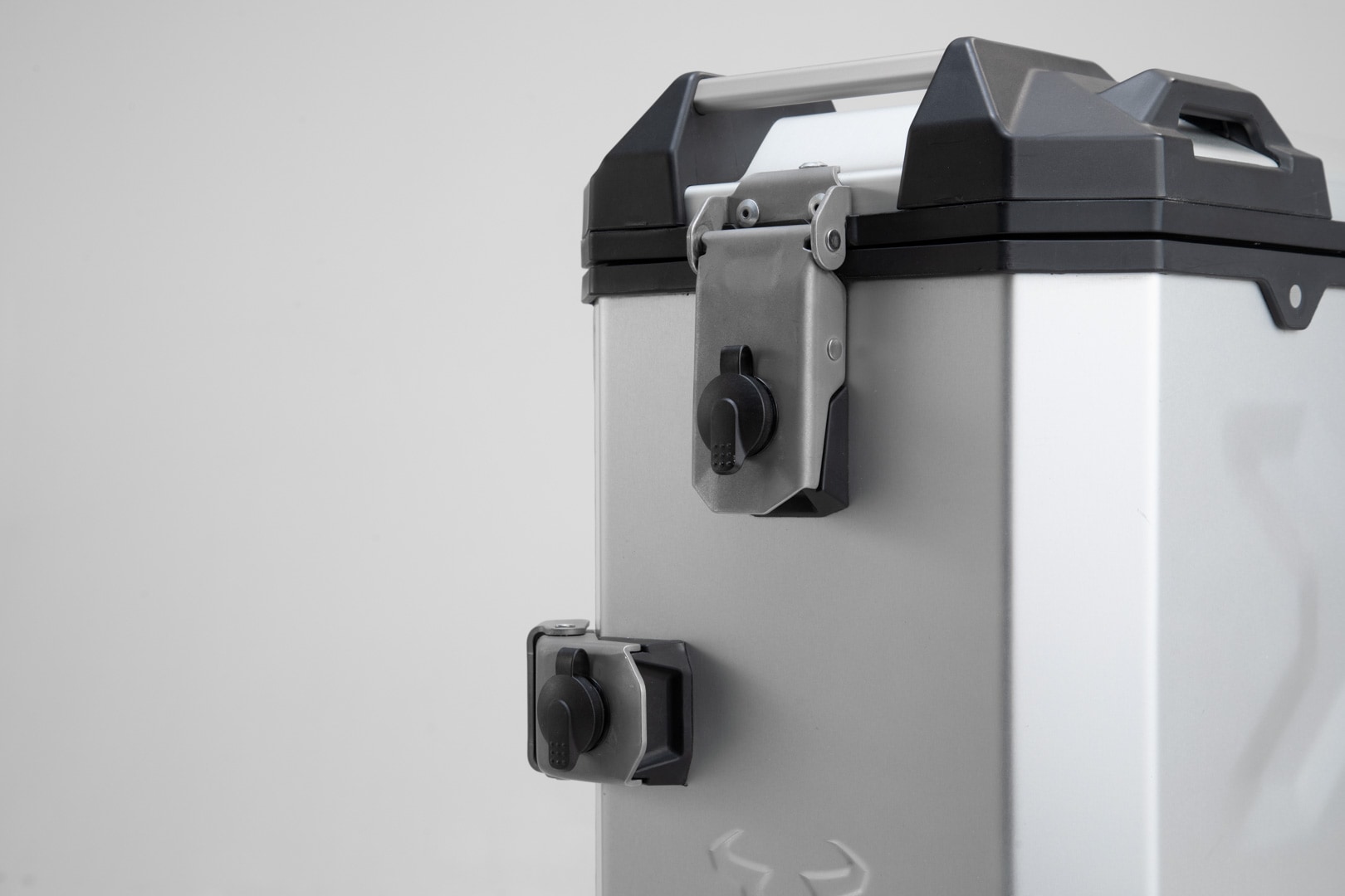 TRAX lock set – 2 locks / 2 keys. Simultaneous locking.
