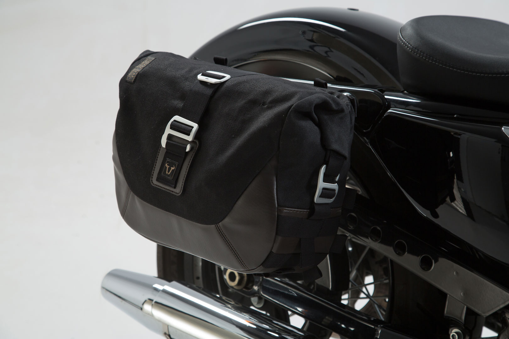 Legend Gear side bag system LC – Harley-Davidson Sportster models (04-).
