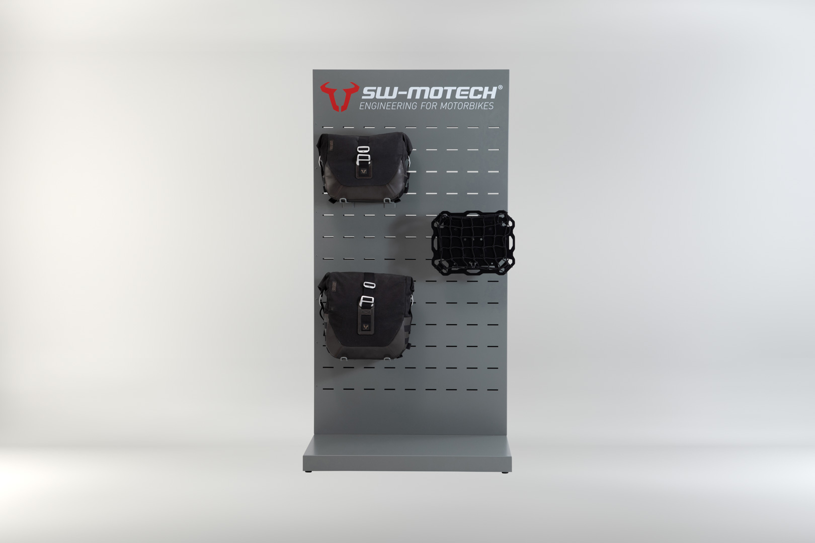 Sales display – room with equipment – Theme: SLC side carrier w. products & accessories.