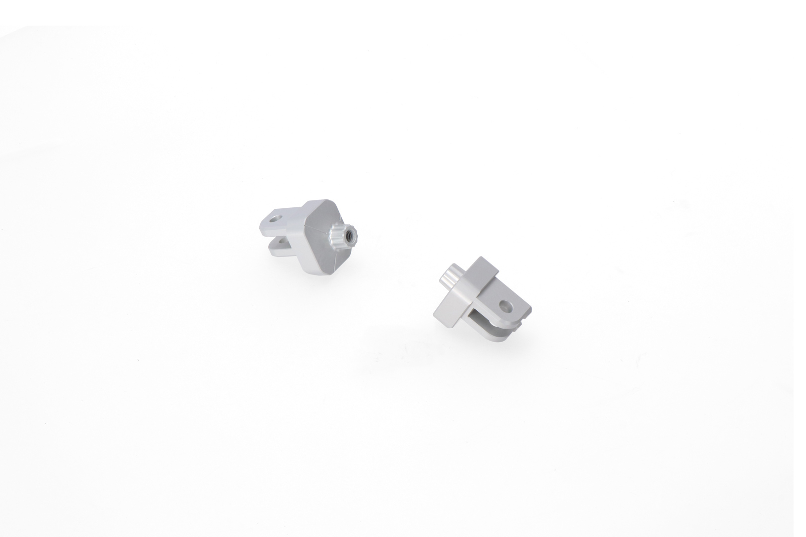 Mounting kit for EVO footrests – Silver. Yamaha Tracer 9 (20-).