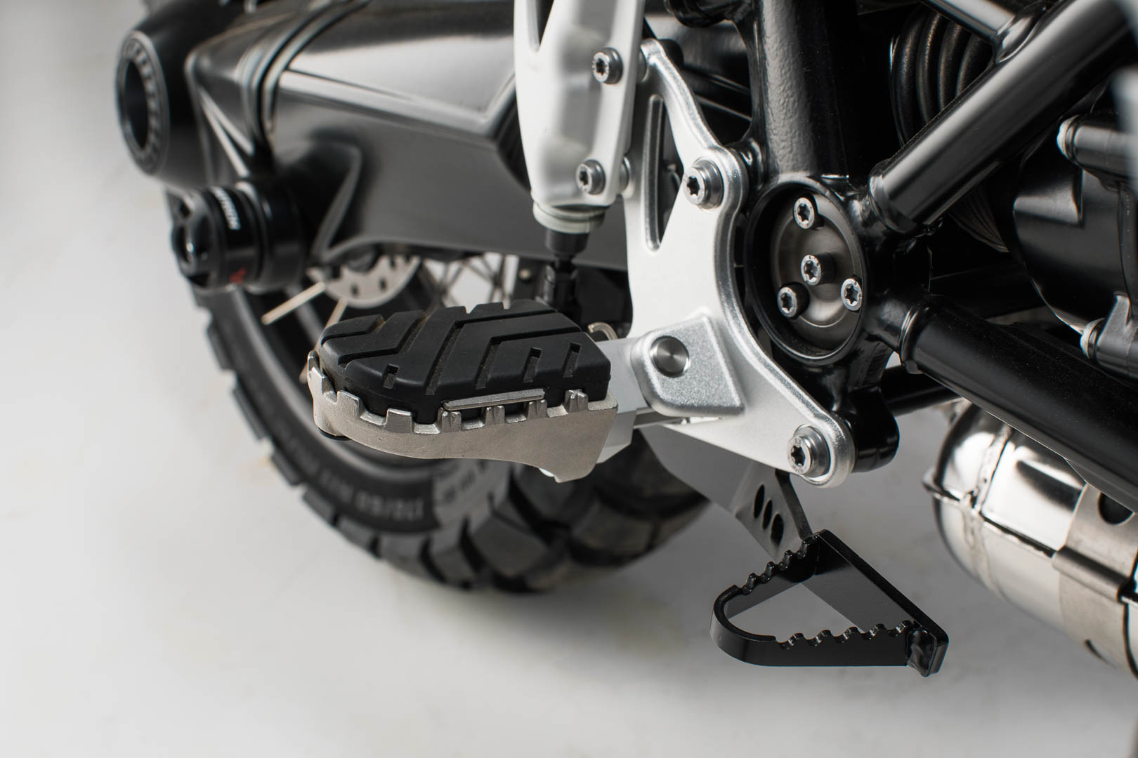 ION footrest kit – BMW R nineT Scrambler (16-), R nineT GS (16-).