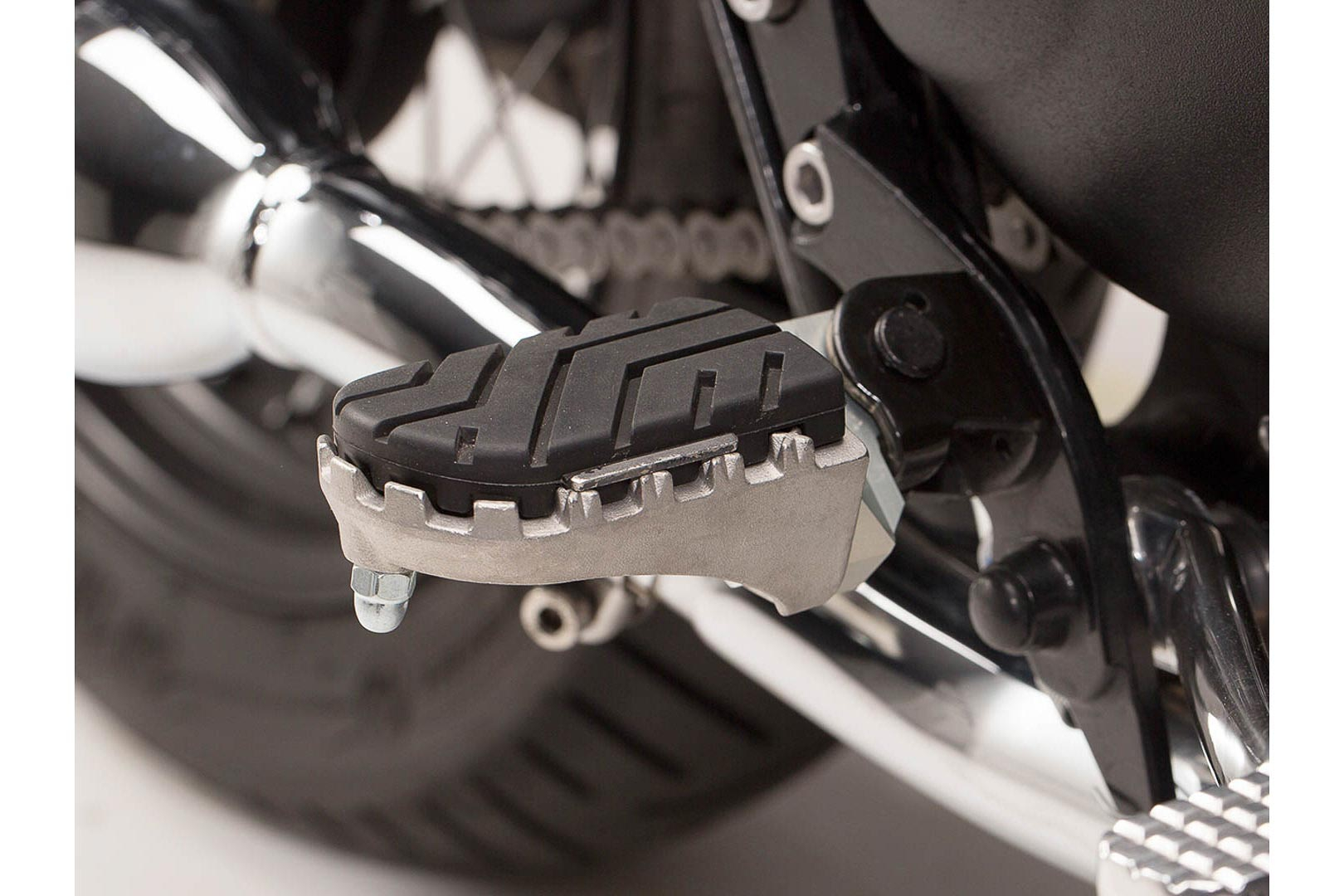 ION footrest kit – Triumph Bonneville/T100 (04-16), Scrambler (05-).