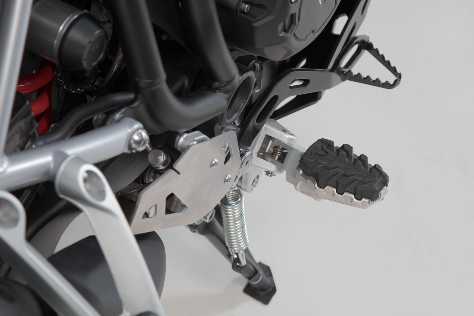 EVO footrest kit – Triumph Tiger 800/ 900/ 1200, Scrambler 1200.