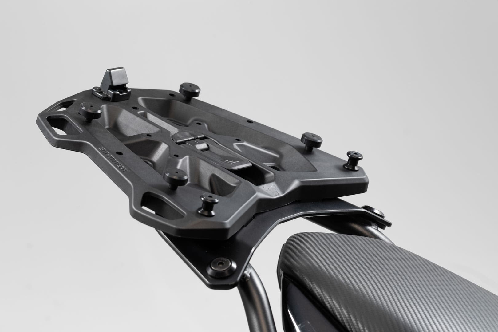 Adapter plate for STREET-RACK – For Givi/Kappa with Monokey. Black.