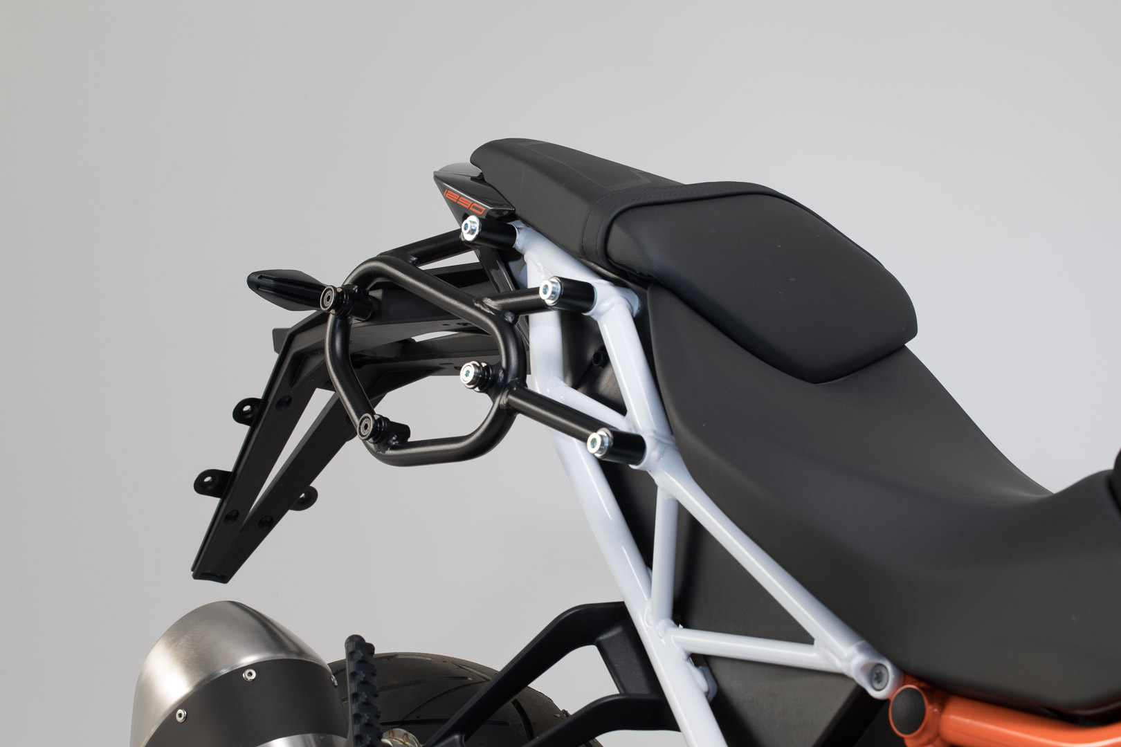 SLC side carrier left – KTM 1290 Super Duke R (13-19).