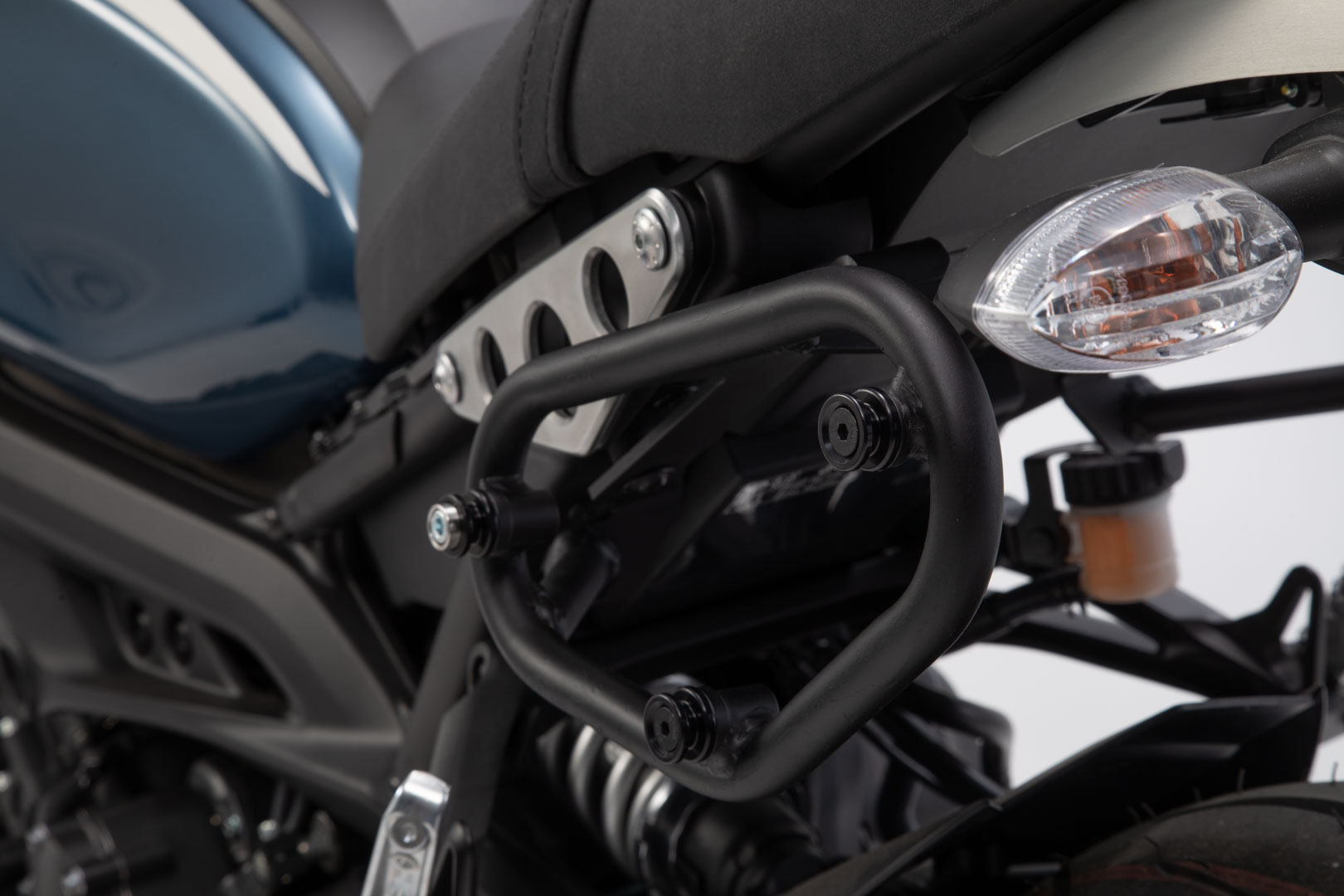 SLC side carrier left – Yamaha XSR900 (15-21) / Abarth (17-).