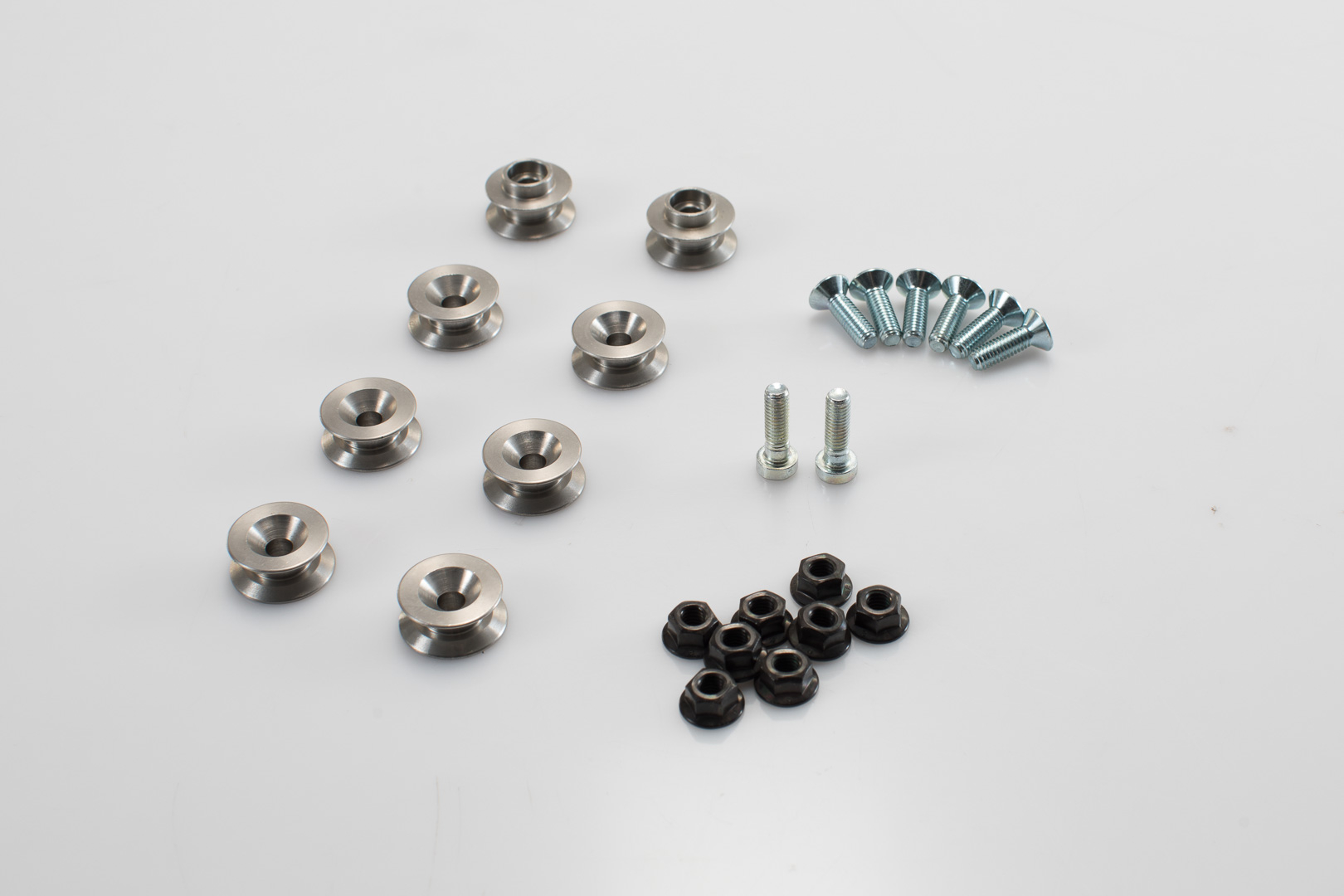Adapter kit for PRO side carrier – For AERO ABS side cases. Mounting of 2 cases.