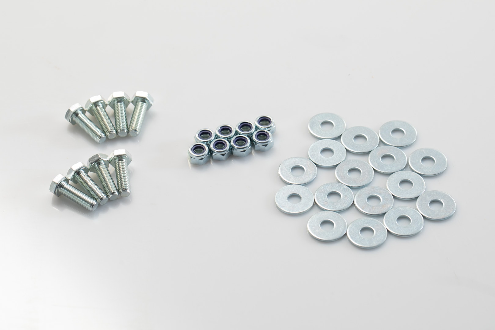 Screw set for PRO side carrier – Permanent mounting.