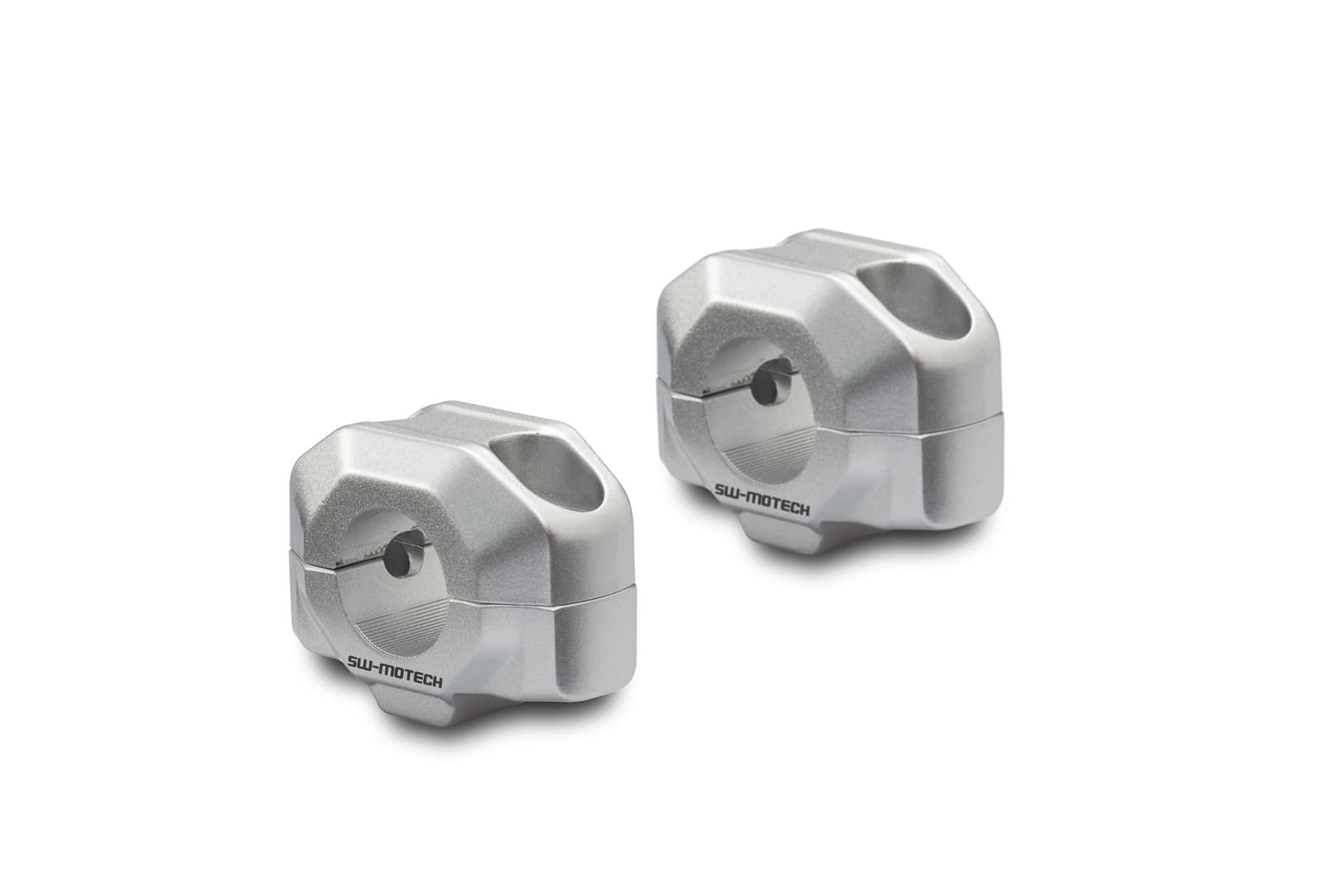 Bar riser for Ø 22 mm handlebar – H=15 mm. Silver.