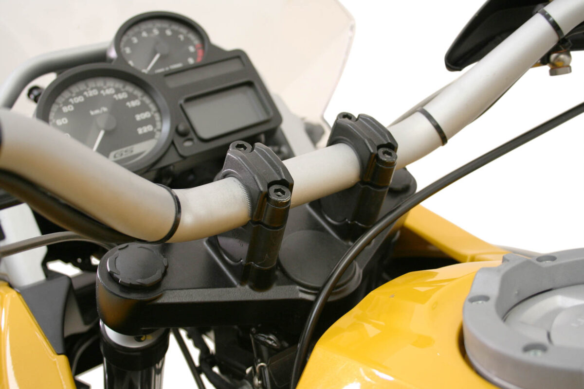 Bar riser – H=30 mm. Black. BMW R 1200 GS/Adv, F 800 GS Adv.
