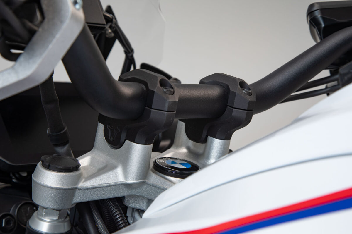 Bar back – H=32 mm. Back 20 mm. Black. BMW models.