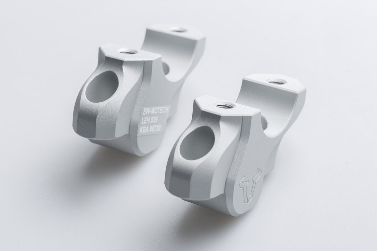 Bar back – H=32 mm. Back 20 mm. Silver. BMW models.
