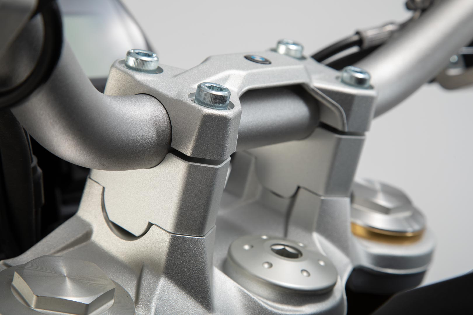 Bar riser – H=30 mm. Silver. BMW F 750/800 GS (17-).