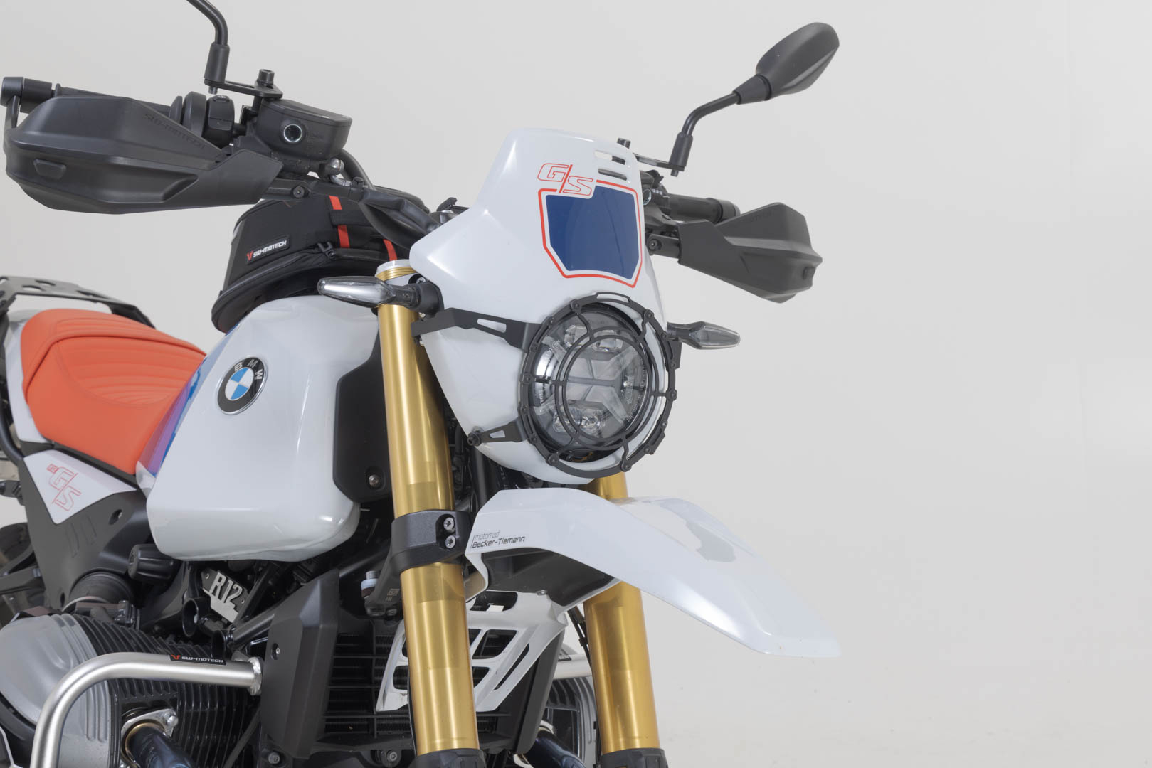 Headlight guard – Black. BMW R 12 G/S (24-).