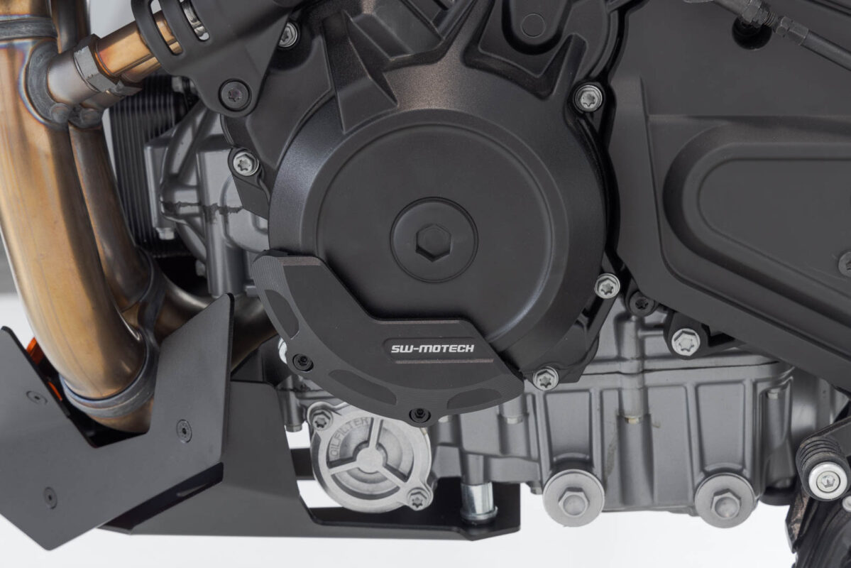 Engine case protector – Black. KTM 990 Duke (23-).
