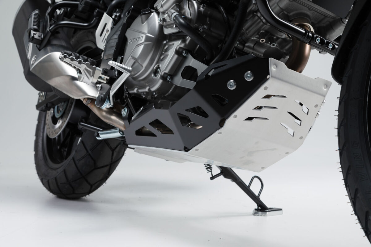 Engine guard – Black/Silver. Suzuki DL650 (11-) / XT (15-).
