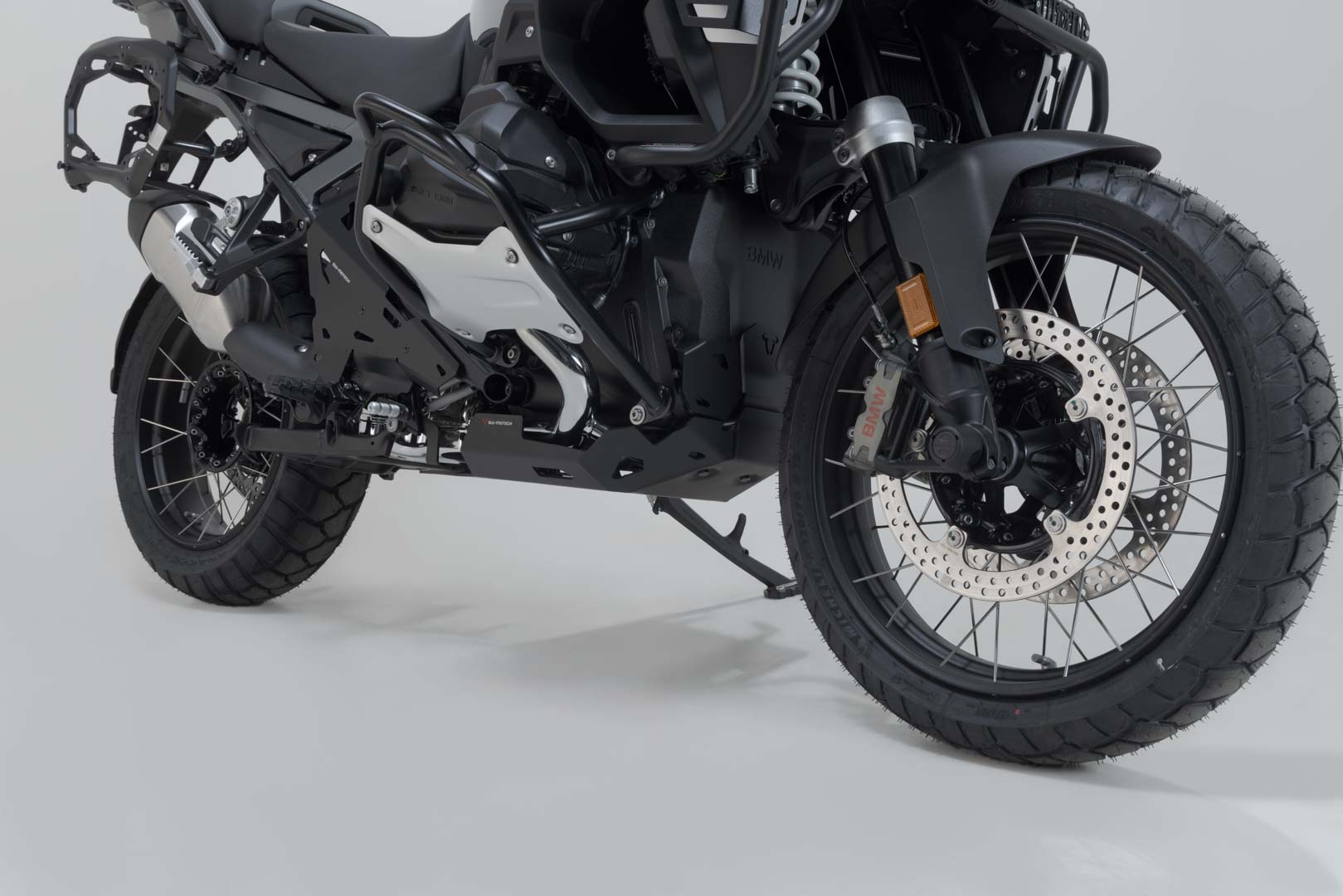 Engine guard – Black. BMW R 1300 GS / Adventure, R 1300 R. / RT.
