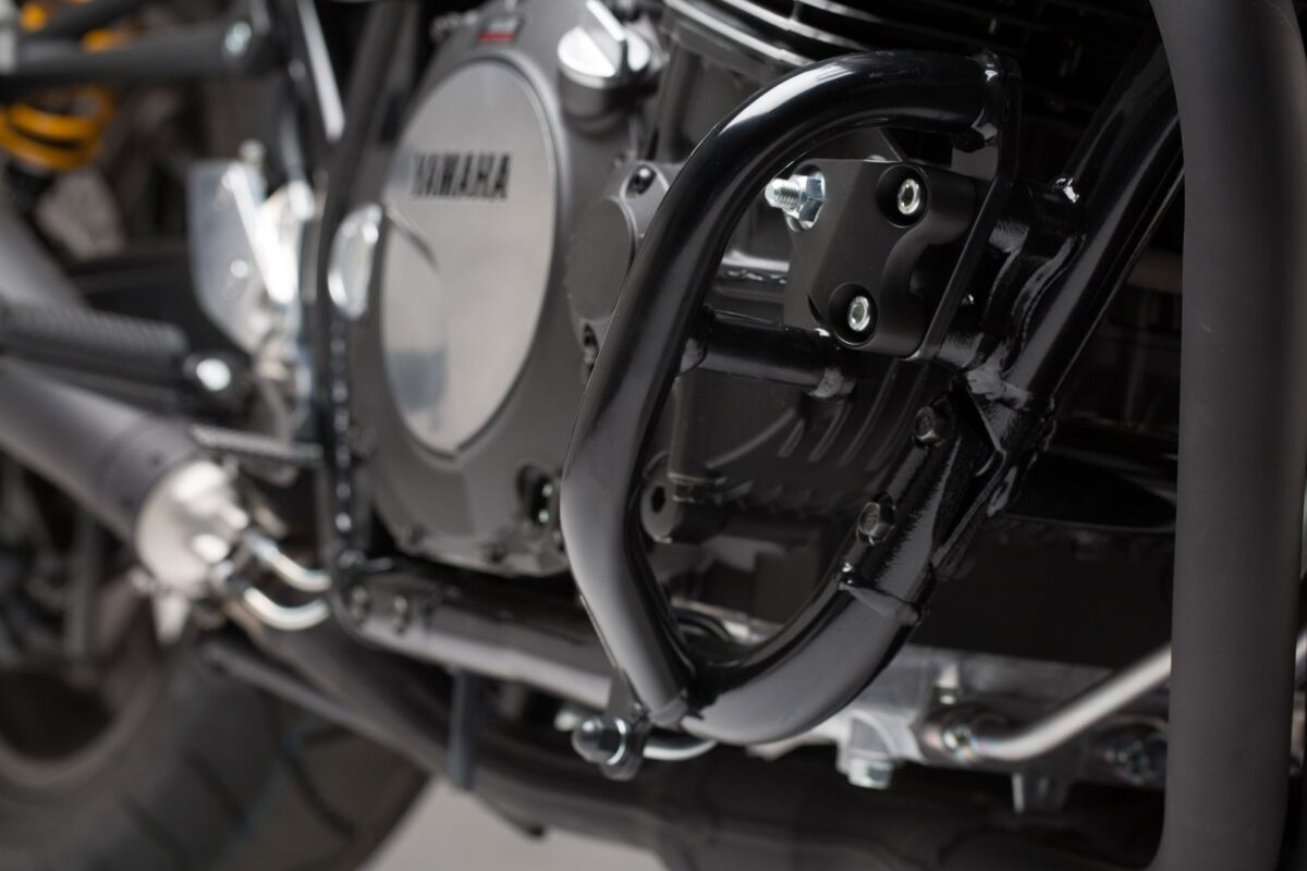 Crash bar – Black. Yamaha XJR1200 / XJR1300 (95-).