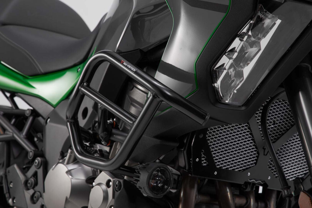 Crash bar – Black. Kawasaki Versys 1000 (18-) / 1100 (24-).