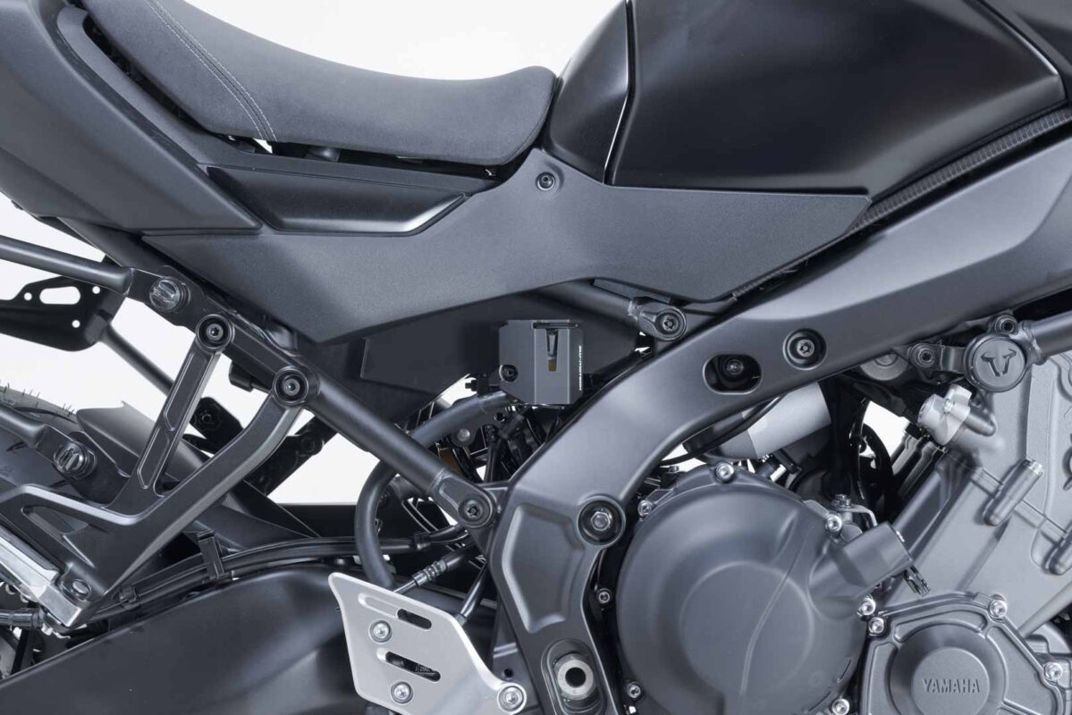 Brake fluid reservoir guard – Black. Yamaha Tracer 9 / GT / GT+ (24-).