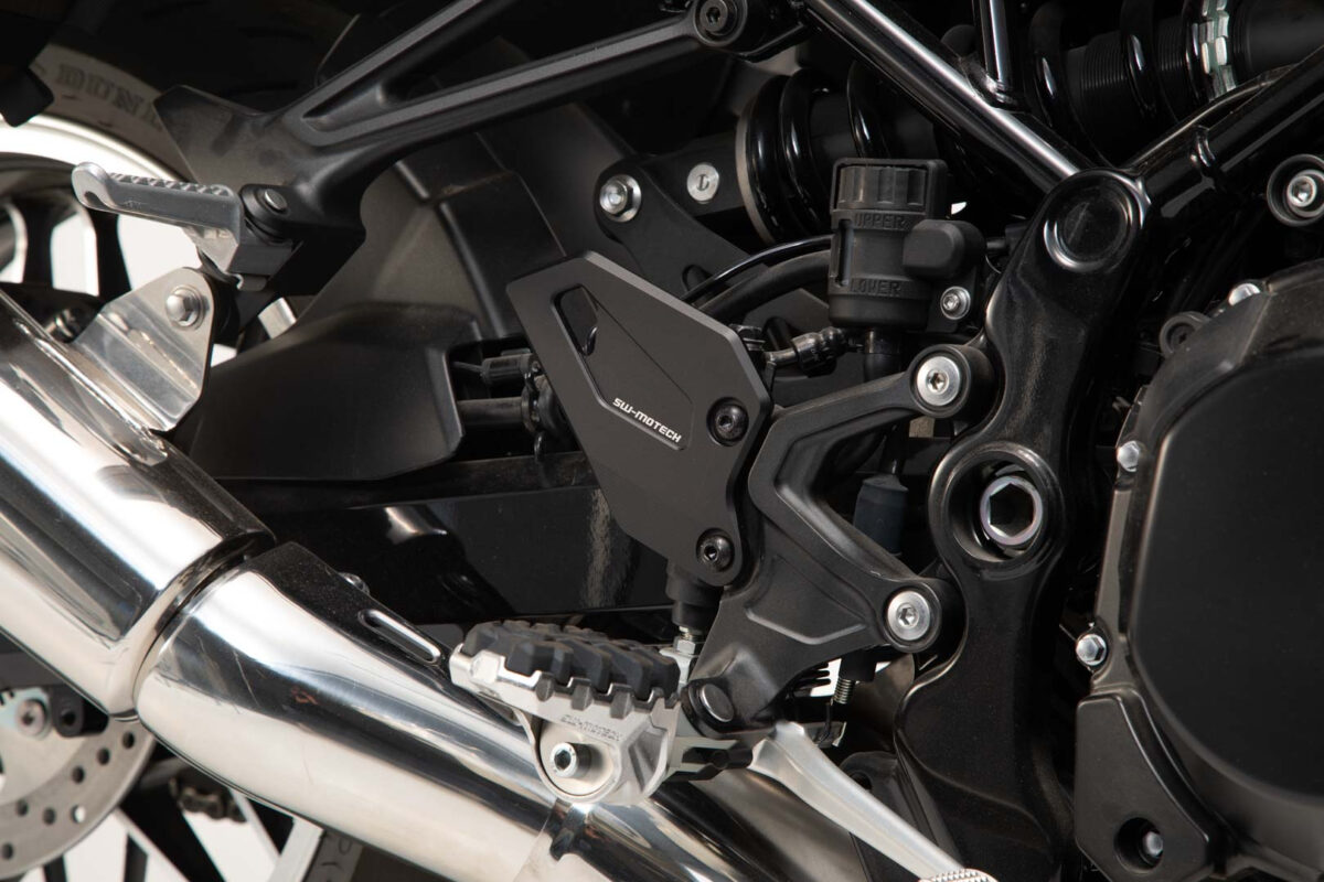 Heel guard – Black. Kawasaki Z900RS/ Cafe / SE (17-).