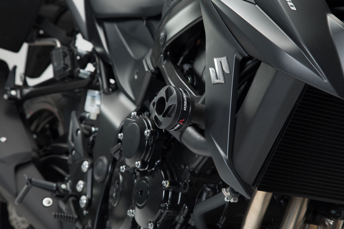 Frame slider kit – Black. Yamaha MT-03 (16-)/Suzuki GSX-S750 (17-).