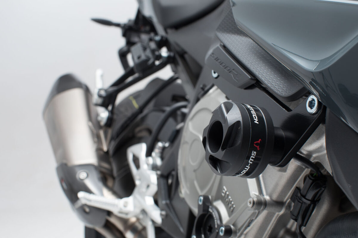 Frame slider kit – Black. BMW S 1000 R (16-20).