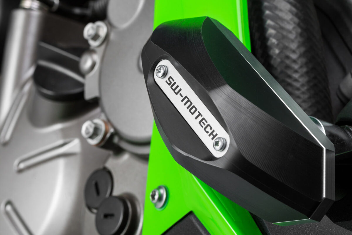Frame slider kit – Black. Kawasaki Ninja ZX-6R 636 (13-23).