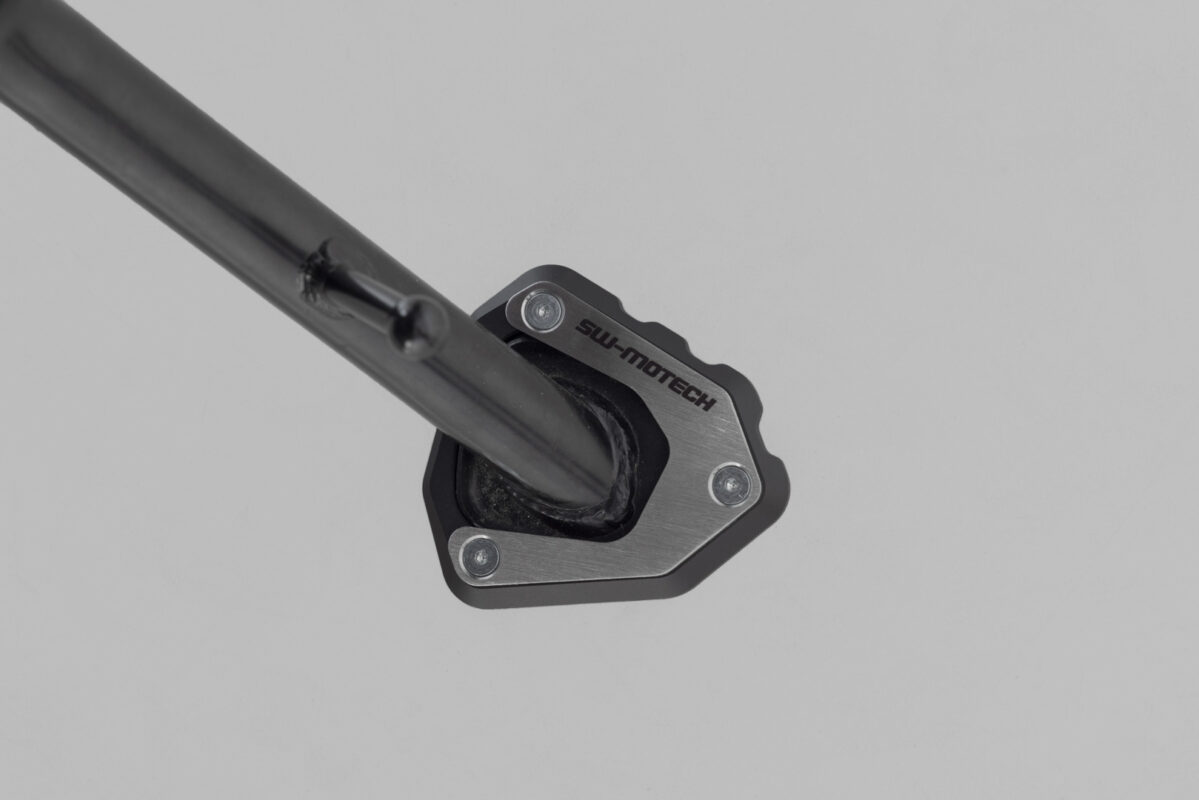 Extension for side stand foot – Black/Silver. Honda CB750 / XL750 (22-).
