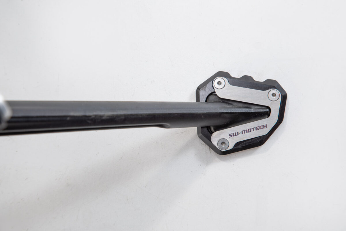 Extension for side stand foot – Black/Silver. 790/ 890/ 990 Duke, Svartpil 801.