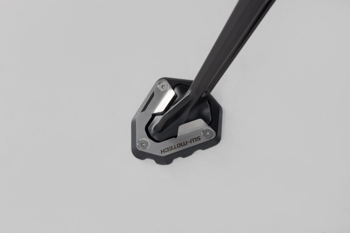 Extension for side stand foot – Black/Silver. KTM 1290 Super Adventure/S (21-).
