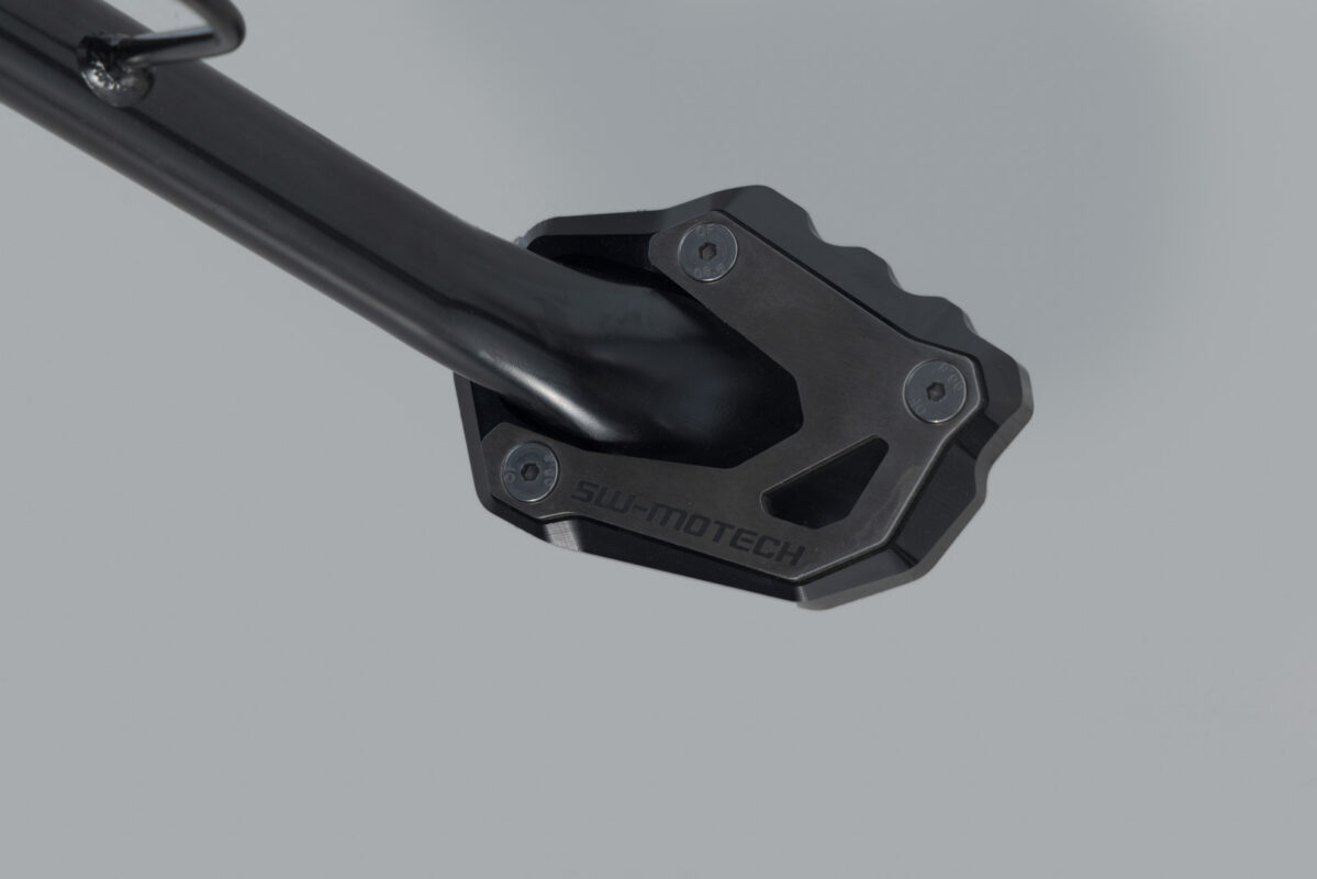 Extension for side stand foot – Black/silver. Suzuki models.