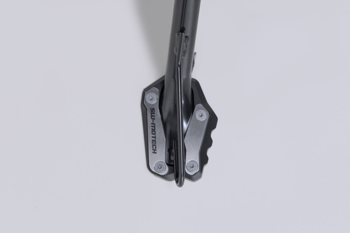 Extension for side stand foot – Black/Silver. Suzuki GSX-S10000GX (23-).