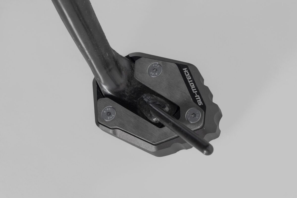 Extension for side stand foot – Black/Silver. Yamaha MT-09 (20-)/ XSR900 (21-).