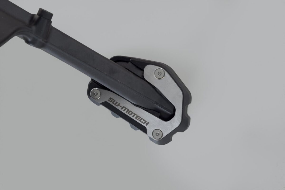 Extension for side stand foot – Black/Silver. BMW R 1300 GS (23-)/Adv (24-).
