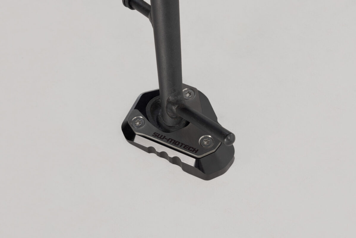 Extension for side stand foot – Black/Silver. Kawasaki Z650/ Z650RS/ Ninja 650.