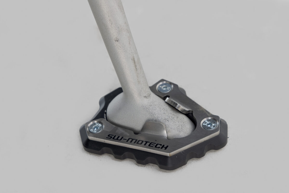 Extension for side stand foot – Black/Silver. Triumph Speed Triple 1200 RS (21-).