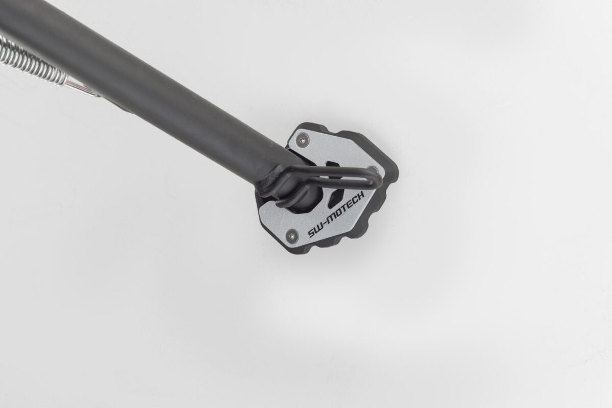 Extension for side stand foot – Black/Silver. Triumph Trident 660 (24-).