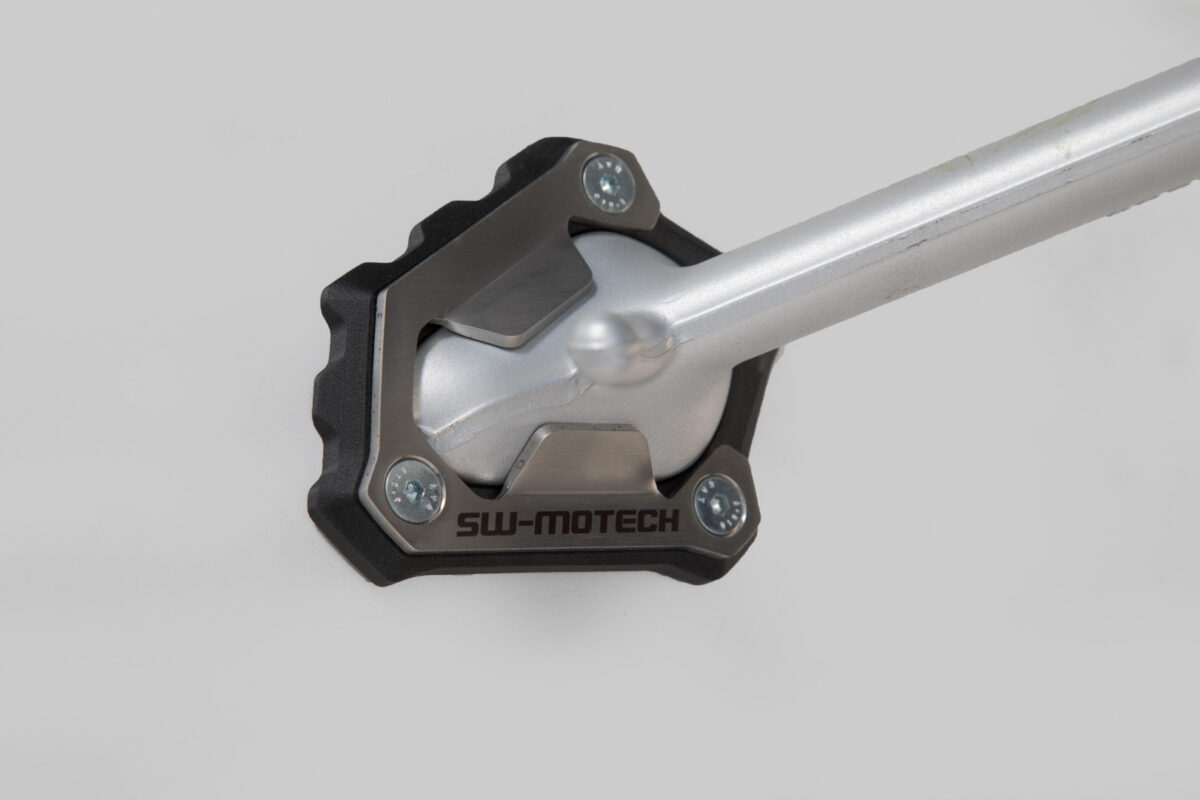 Extension for side stand foot – Black/Silver. Triumph 1200 models (18-).