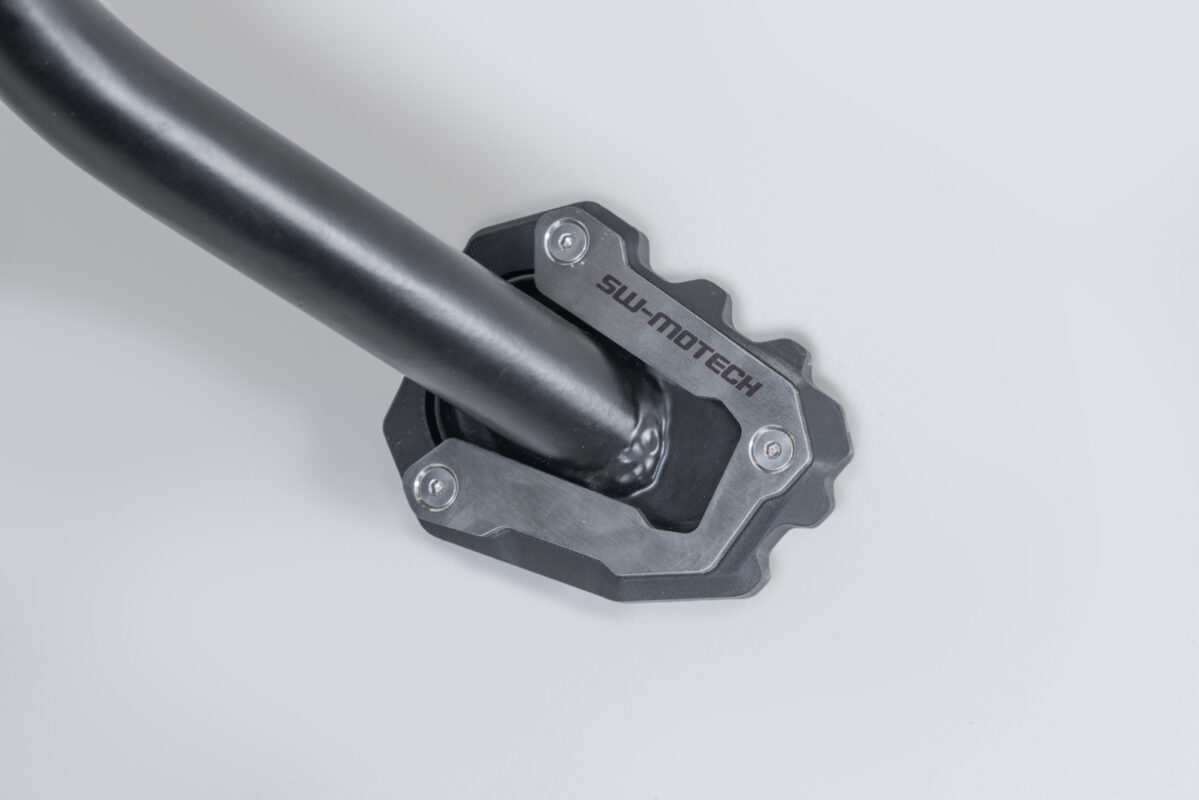 Extension for side stand foot – Black/Silver. Triumph Tiger Sport 660/800 (24-).