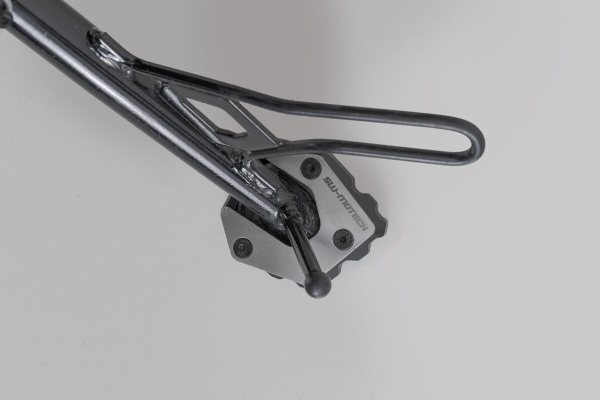 Extension for side stand foot – Black/Silver. Moto Guzzi V85 TT (24-).