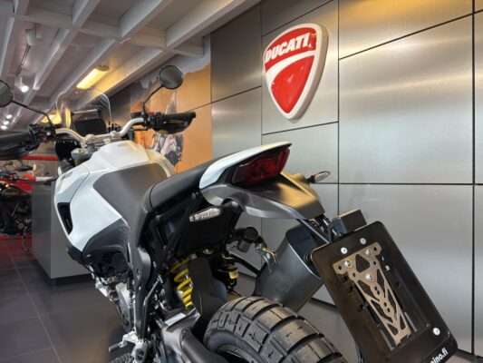 Ducati DesertX 2027 valkoinen, kuva 19