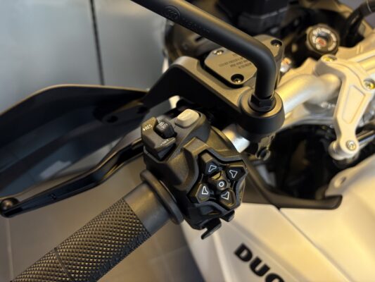 Ducati DesertX 2027 valkoinen, kuva 15
